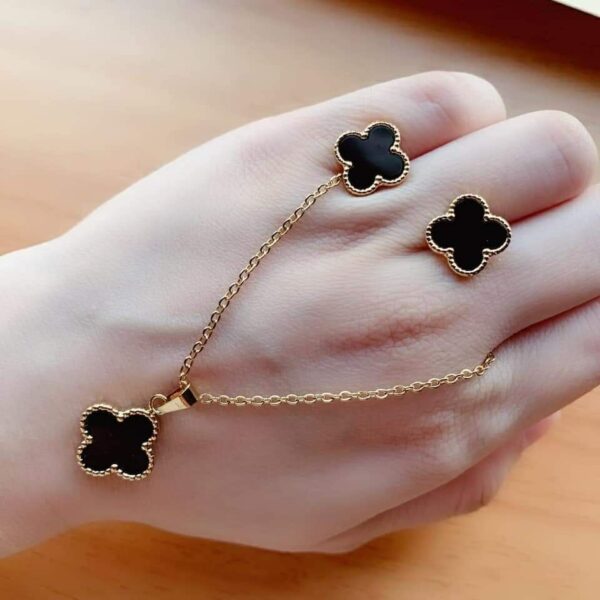 Four Leaf Clover Black Pendant & Earing Set